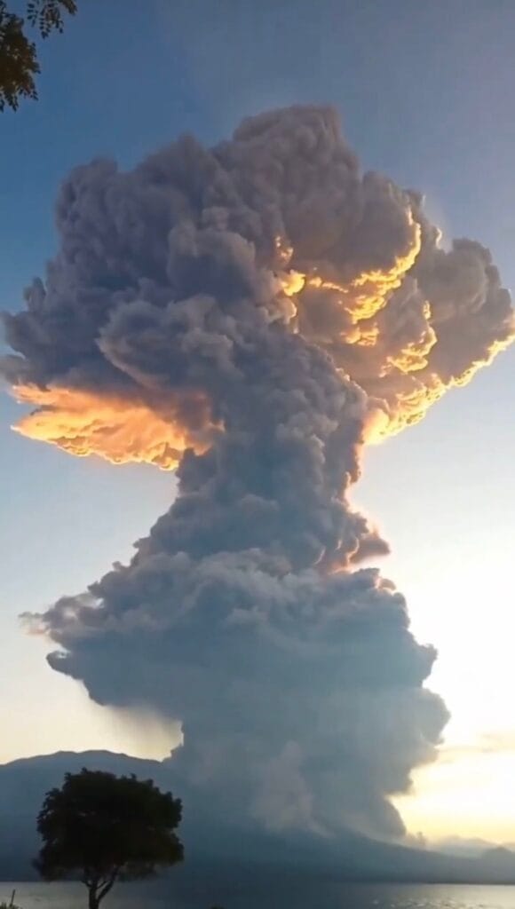 Bali Flight Cancellations Triggered by Indonesian Volcano’s 10km Ash Cloud 1 Bali Flight Cancellations
