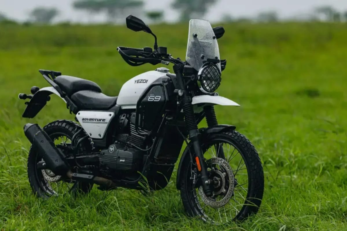Nirbhay 2025 05 31T212832.851 Yezdi Adventure 334cc Alpha 2 इंजन, ड्यूल ABS और कीमत 2.10 लाख से शुरू