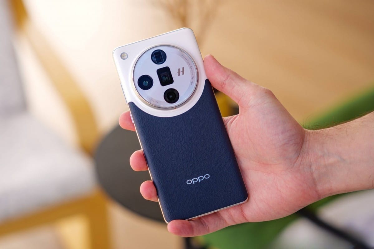 Nirbhay 2025 05 31T221218.297 Oppo Find X8 Ultra 120Hz AMOLED डिस्प्ले और 100W फास्ट चार्जिंग के साथ, कीमत 89,999