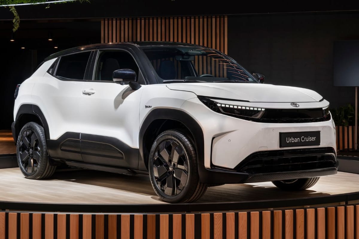 Nirbhay 2025 06 01T141728.327 Toyota Urban Cruiser EV 2025 दमदार 60kWh बैटरी, फुल डिजिटल फीचर्स और कीमत सिर्फ 18 लाख से शुरू