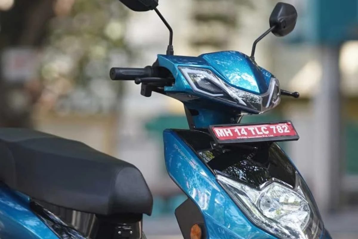 Nirbhay 2025 06 04T110610.995 IVOOMi S1 लॉन्च 3 घंटे में 80% चार्ज, 50kmph टॉप स्पीड, कीमत 79,999