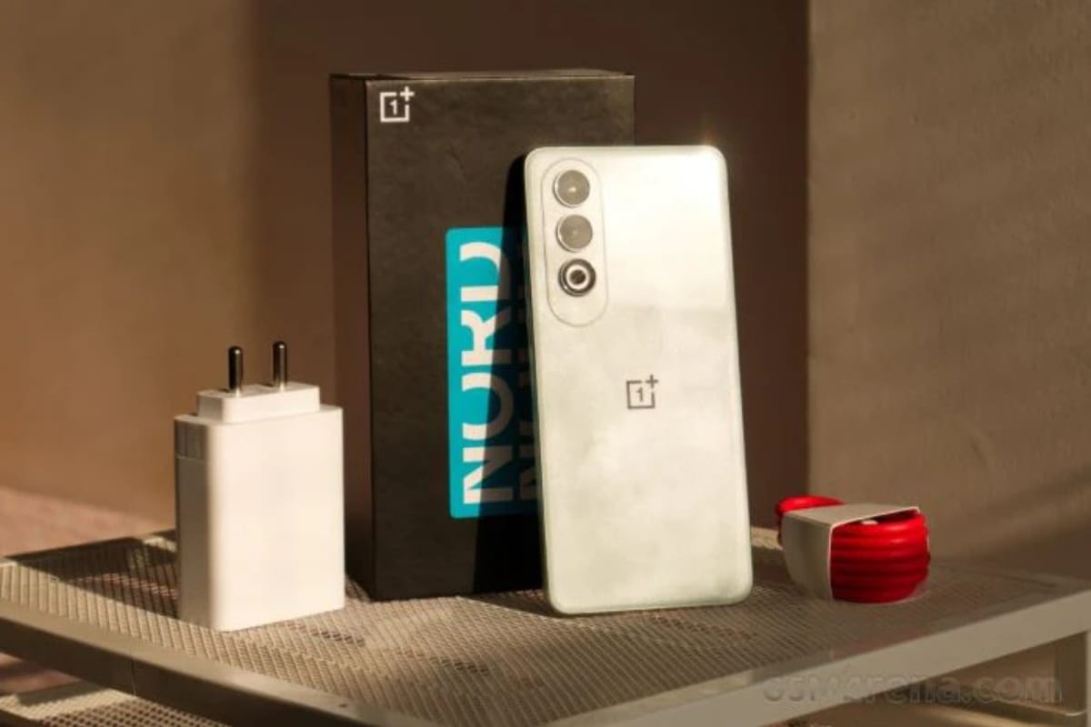 Nirbhay 2025 06 06T140222.286 OnePlus Nord CE 4 16MP सेल्फी कैमरा और Snapdragon 7 Gen 3 प्रोसेसर, कीमत सिर्फ 24,998