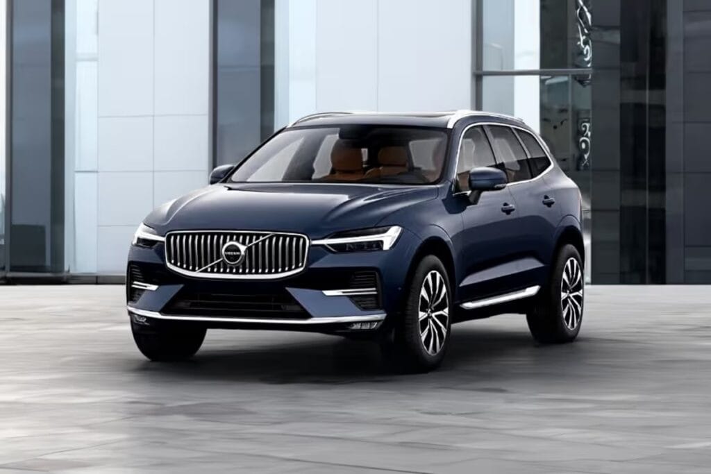 Nirbhay 2025 06 06T141409.275 Volvo XC60 250bhp इंजन, 360° कैमरा और 12000W म्यूजिक सिस्टमके साथ सिर्फ 70.75 लाख में