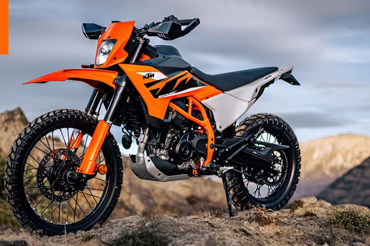 Nirbhay 2025 06 09T195714.836 3.39 लाख की कीमत में KTM 390 Enduro R लाया 45.3bhp का पावर और एडवांस ABS फीचर्स के साथ