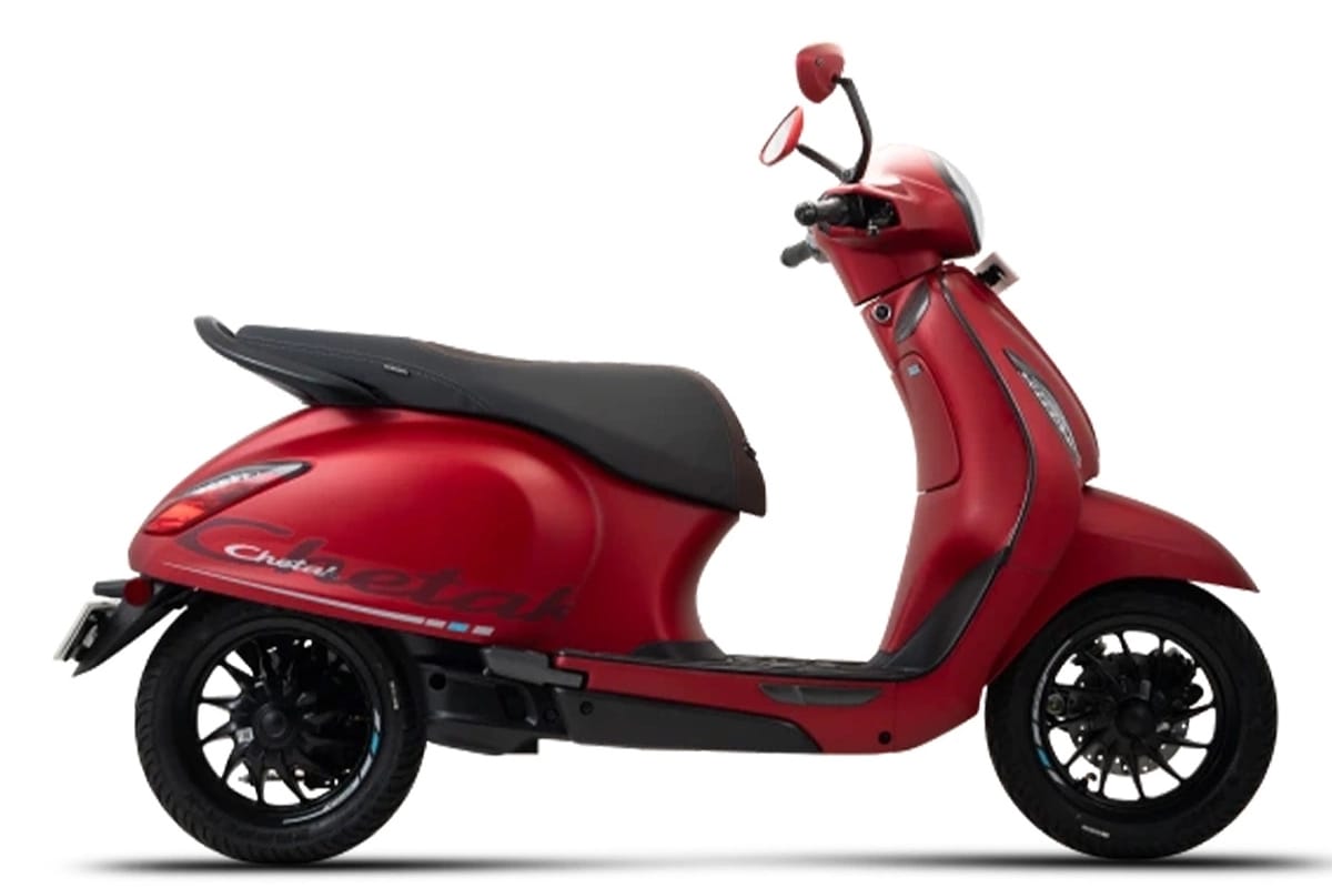 Nirbhay 2025 06 09T200115.731 Bajaj Chetak 35 Series 1.34 लाख में मिल रही है टचस्क्रीन, स्मार्ट फीचर्स और 153km की इलेक्ट्रिक रेंज