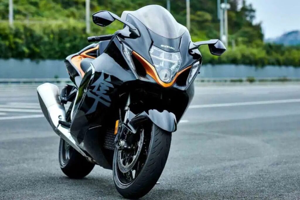 Nirbhay 2025 07 18T093618.869 सुजुकी हायाबुसा 2025 1340cc इंजन, 190bhp पावर एंड स्टाइल और स्पीड कॉम्बो 16.90 लाख की कीमत पर