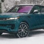 Nirbhay 2025 07 22T215832.264 रेंज रोवर स्पोर्ट 346bhp पावर, 13.1 इंच टचस्क्रीन और 234 किमी प्रति घंटे की गति 1.64 करोड़ के लिए