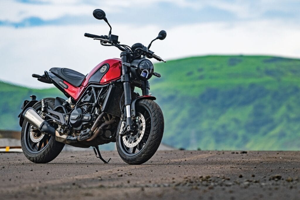 बेनेली लियोनिनो 500 रेट्रो लुक और 46.8bhp पावर अब आपके लिए 4.98 लाख के लिए तैयार है 16 Nirbhay 2025 07 22T224203.330 बेनेली लियोनिनो 500 रेट्रो लुक और 46.8bhp पावर अब आपके लिए 4.98 लाख के लिए तैयार है