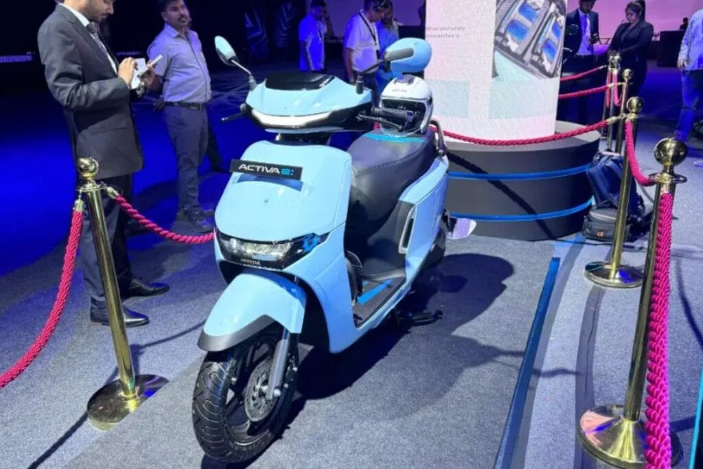 Nirbhay 2025 07 25T105631.249 Honda Activa e 1.17 लाख राग 102 किमी और स्मार्ट TFT स्क्रीन के साथ नया इलेक्ट्रिक स्कूटर