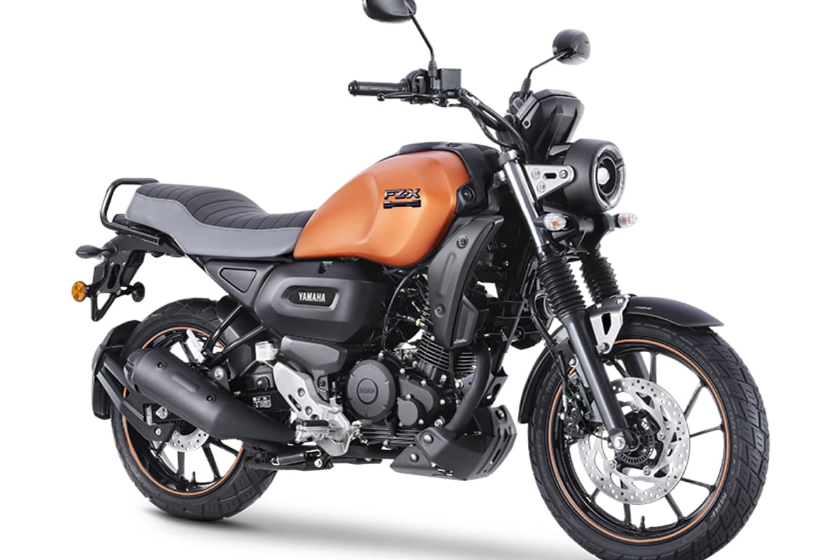 Nirbhay 2025 07 26T225252.431 यामाहा एफजेड एक्स हाइब्रिड लाइट बॉडी, सेफ्टी फीचर्स और उत्कृष्ट माइलेज के साथ 1.49 लाख में लॉन्च किया गया