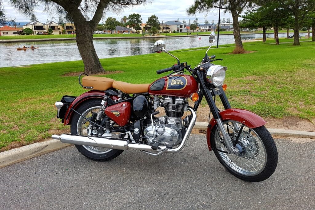 Nirbhay 2025 07 30T074934.510 रॉयल एनफील्ड क्लासिक 350 Redditch 349cc इंजन, 13 लीटर टैंक, मूल्य 1.97 लाख से शुरू होता है