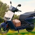 भारत का सबसे स्मार्ट इलेक्ट्रिक स्कूटर परिवार की सवारी के लिए बनाया गया है