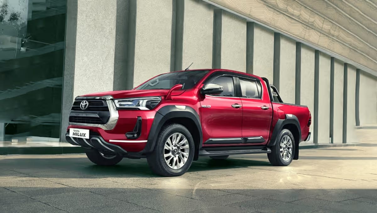 टोयोटा हिलक्स अब, 30.40 लाख से शुरू होता है, लक्जरी, शक्ति और सुरक्षा का सही कॉम्बो