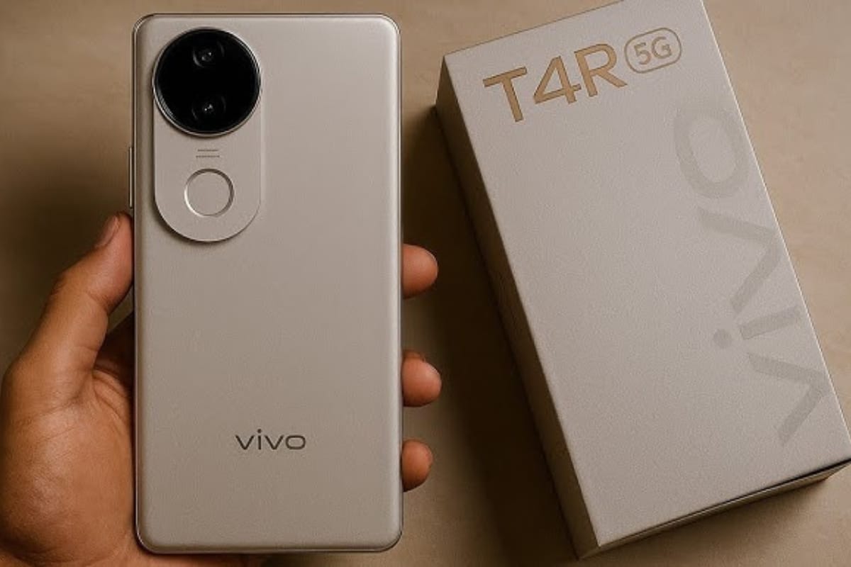 Nirbhay 2025 07 30T075623.139 VIVO T4R लॉन्च डिम्पेंस 7400, 50MP कैमरा और 4K सेल्फी की कीमत 19,499