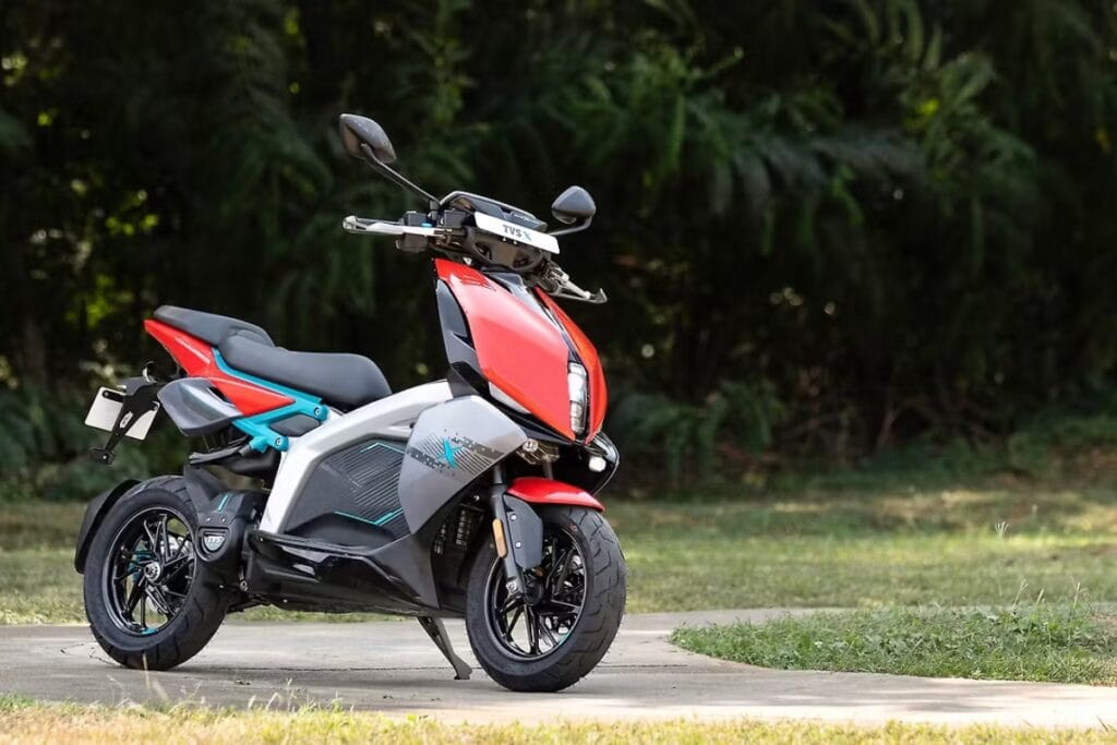 Nirbhay 2025 07 31T105226.106 टीवीएस x 2.63 लाख और 105 किमी प्रति घंटे की टॉप स्पीड फ्यूचरिस्टिक ईवी स्कूटर में 140 किमी रेंज