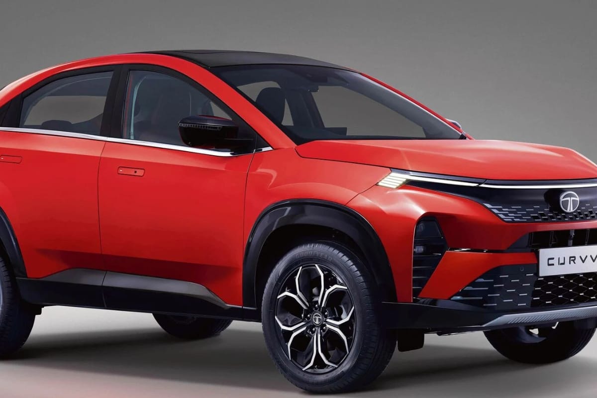 Nirbhay 2025 07 31T115644.694 10 लाख में कूप एसयूवी डिजाइन, 6 एयरबैग और एडीए जैसी प्रीमियम सुविधाओं के साथ टाटा कर्वव