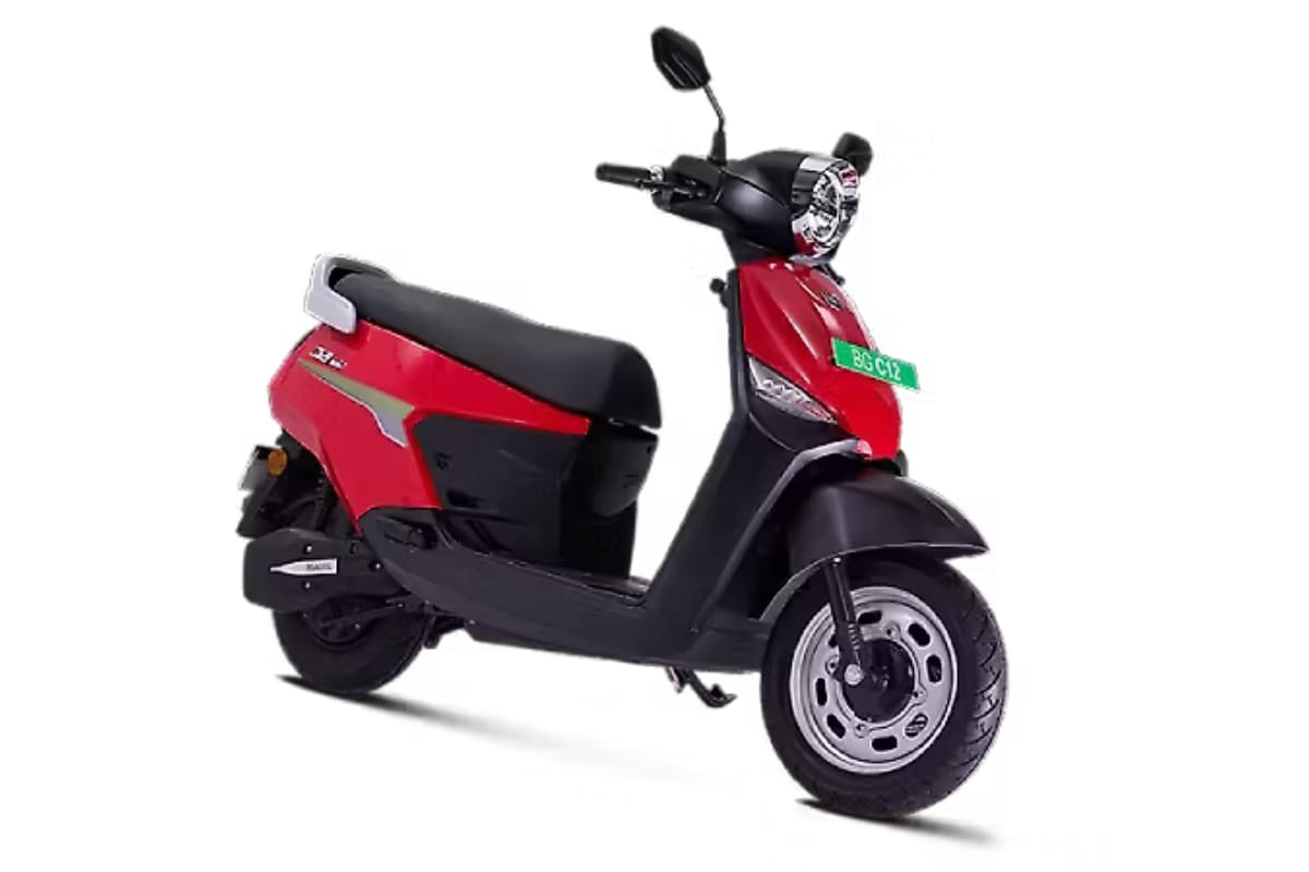 Nirbhay 2025 08 11T225821.536 BGAUSS C12I इको और स्पोर्ट मोड स्मार्ट ई स्कूटर, 99,990