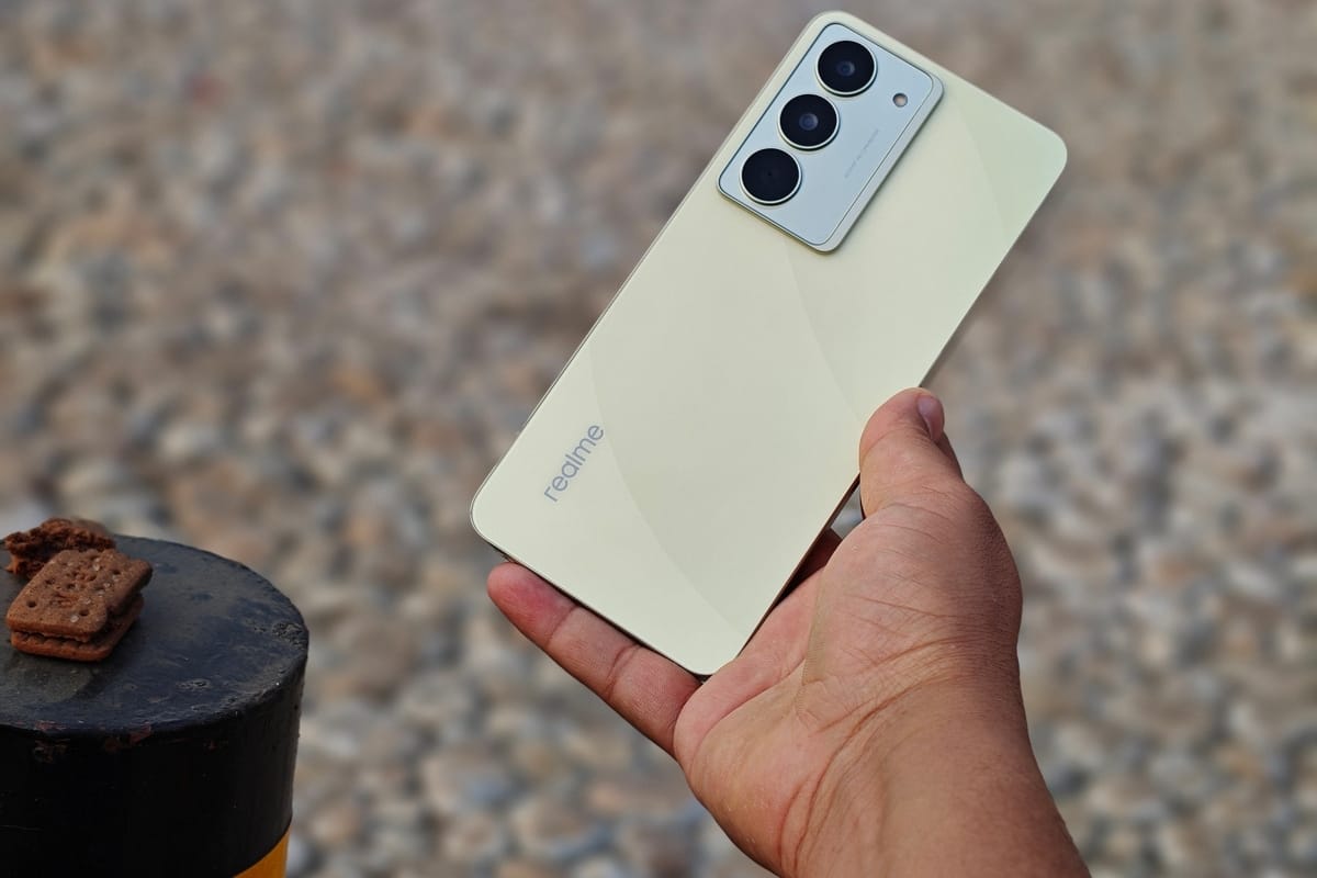 Nirbhay 2025 08 16T061331.416 Realme 14x 5g 120Hz डिस्प्ले, डिमेंसिटी 6300 प्रोसेसर और 5000 MAH बैटरी, सिर्फ 14,300 में