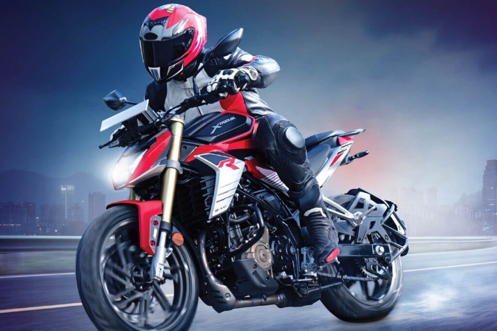 Nirbhay 2025 08 17T110503.787 हीरो Xtreme 250R 29.5bhp पावर, 167 किग्रा वजन और ढकद स्ट्रीट बाइक सिर्फ 1,79,999 में