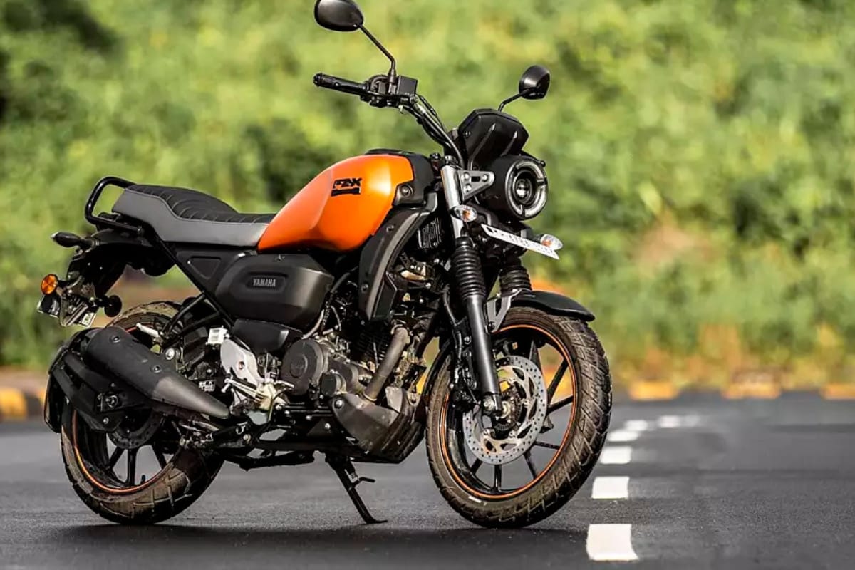 Nirbhay 2025 08 17T110634.602 यामाहा एफजेड एक्स हाइब्रिड 1.49 लाख 13.3NM टॉर्क, एबीएस ब्रेक और स्मार्ट मोटर जनरेटर