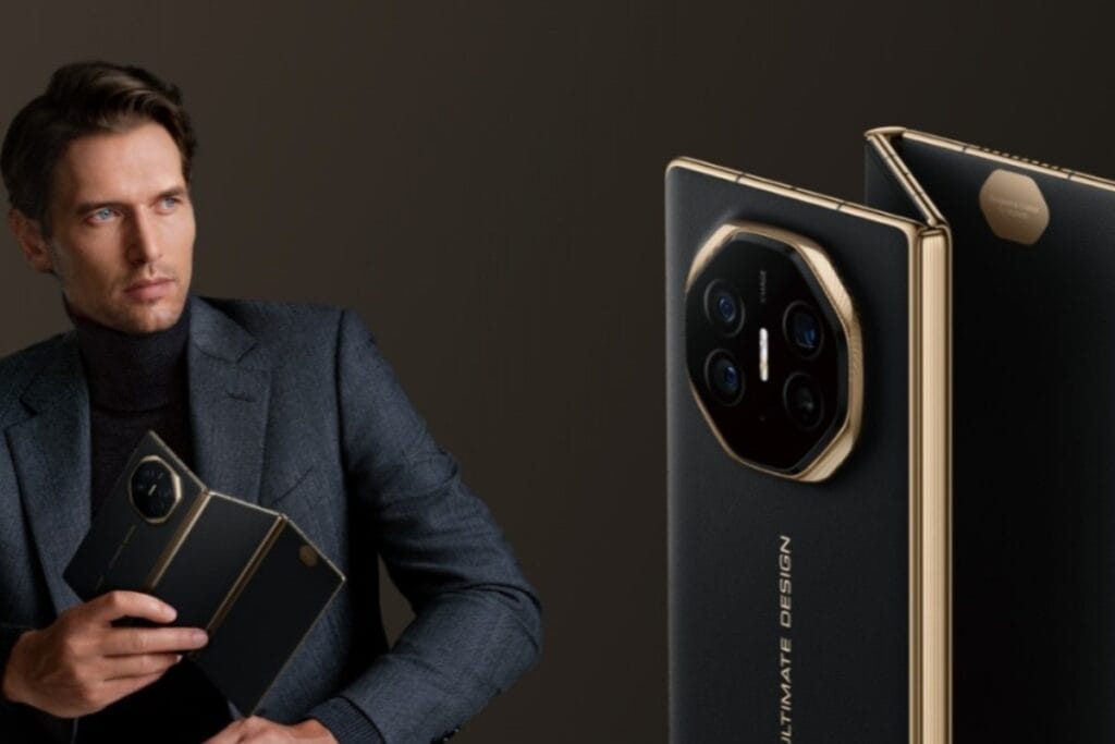 Nirbhay 2025 08 17T122053.768 7.9 इंच फोल्डेबल डिस्प्ले और 50MP Leica कैमरा Huawei Mate XT अल्टीमेट 1,79,999 में पाया गया