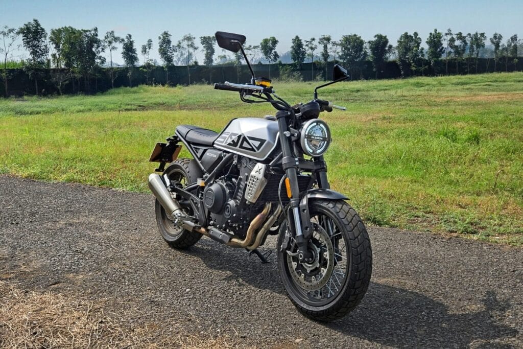 Nirbhay 2025 08 20T135603.803 ब्रिक्सटन क्रॉसफायर 500 x 486cc पावर, 47bhp इंजन और शक्तिशाली डिजाइन, मूल्य 4.74 लाख से शुरू होता है