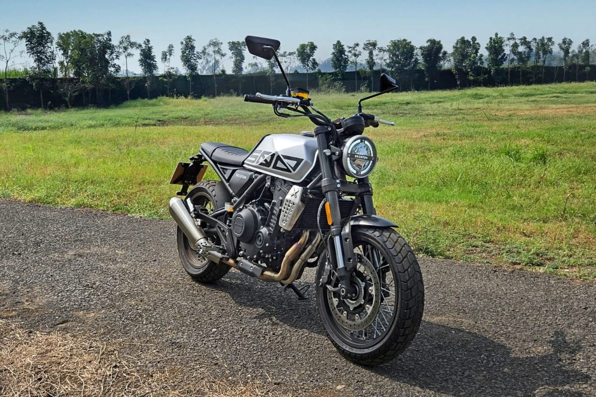 Nirbhay 2025 08 20T135603.803 ब्रिक्सटन क्रॉसफायर 500 x 486cc पावर, 47bhp इंजन और शक्तिशाली डिजाइन, मूल्य 4.74 लाख से शुरू होता है