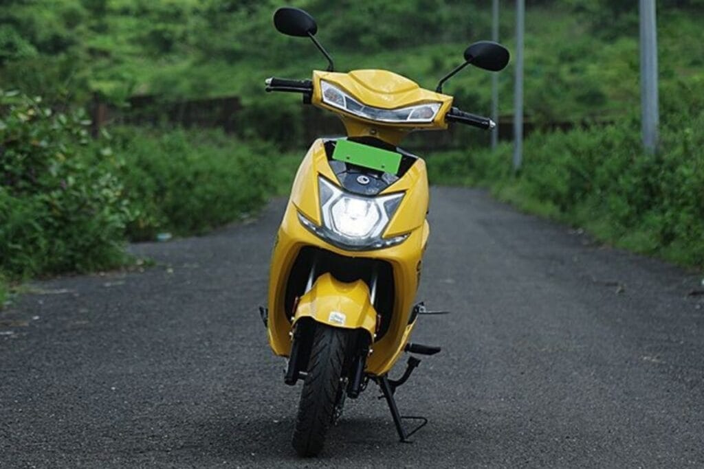 Nirbhay 2025 08 20T140104.194 ओकेआ फास्ट एफ 4 160 किमी रेंज, 70kmph टॉप स्पीड और कीमत सिर्फ 1,09,999