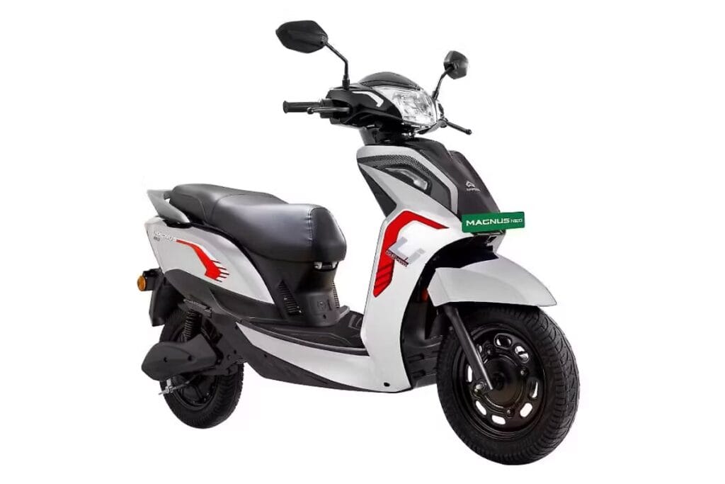 Nirbhay 2025 08 23T090010.768 Ampere मैग्नस में 100 किमी रेंज 84,999, 65 किमी प्रति घंटे की गति और 5 रंग मजबूत विकल्प