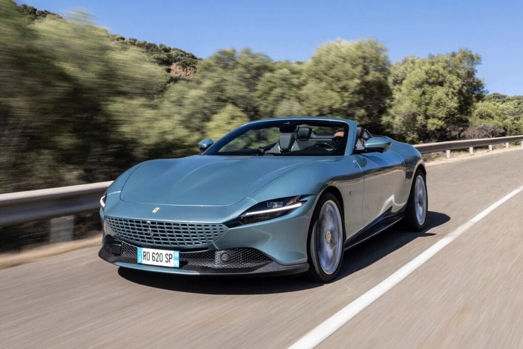 फेरारी रोमा 3.9L V8 इंजन, 320kmph टॉप स्पीड, मूल्य 3.76 करोड़ 19 Nirbhay 2025 08 30T110132.449 फेरारी रोमा 3.9L V8 इंजन, 320kmph टॉप स्पीड, मूल्य 3.76 करोड़