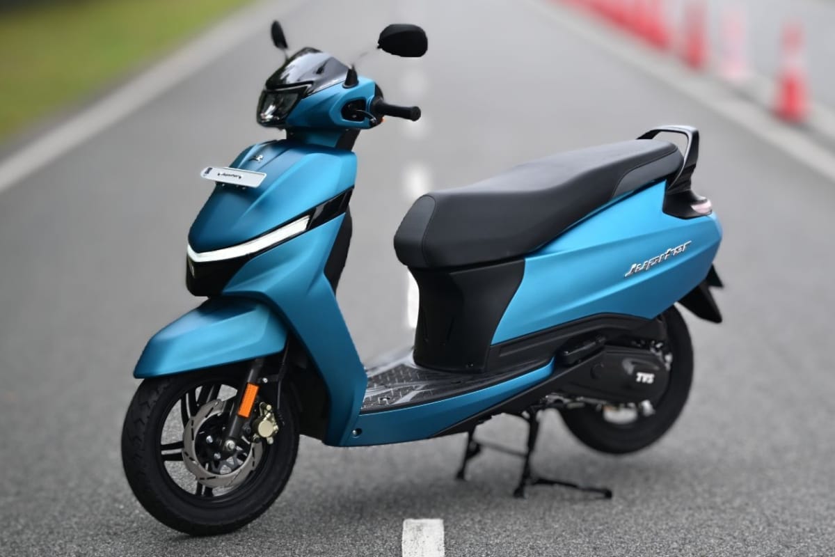 Nirbhay 2025 08 30T112319.598 टीवीएस जुपिटर 110 113cc इंजन, एलईडी डिस्प्ले और मूल्य 81,853 से शुरू होता है