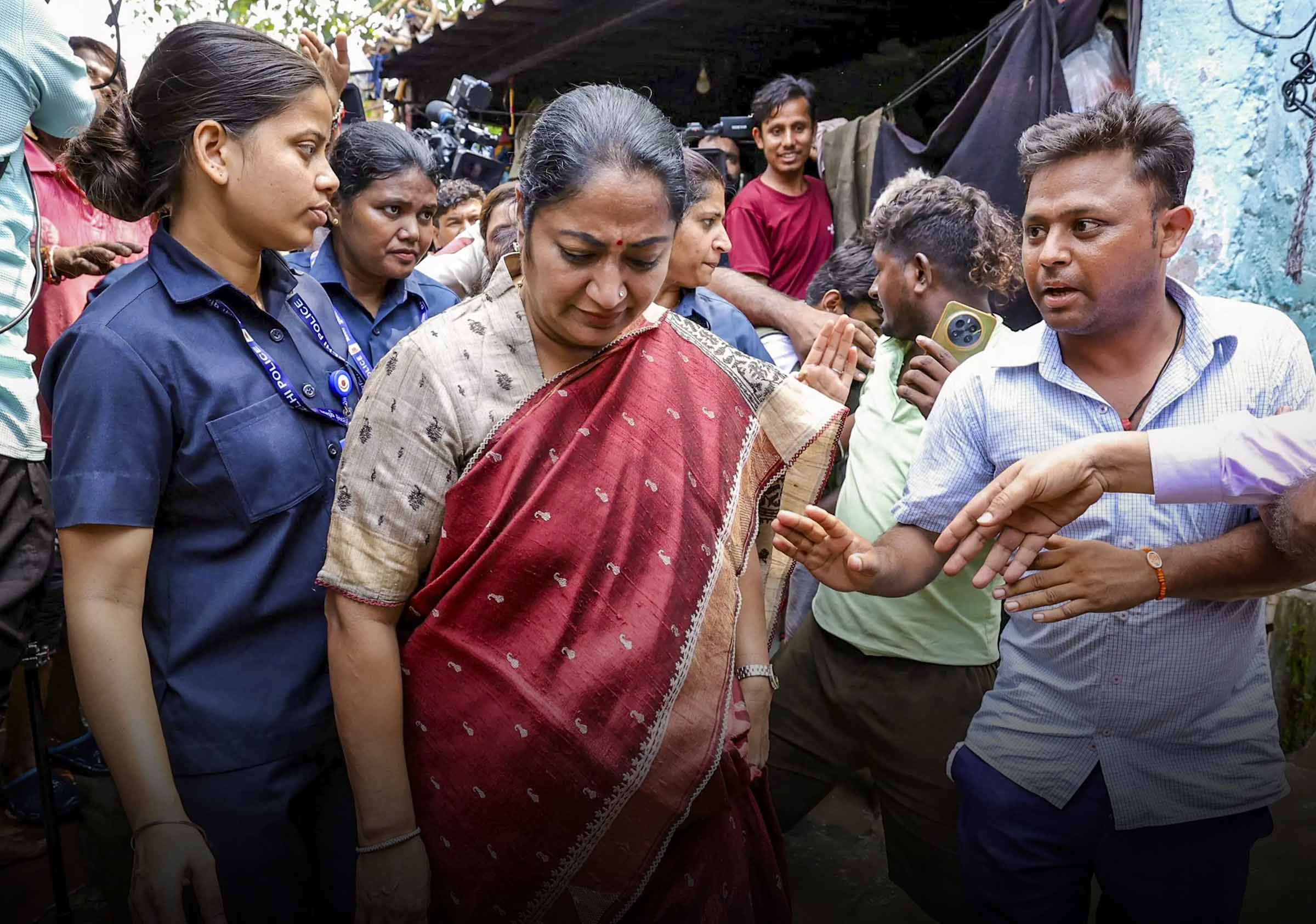 cm दिल्ली सीएम रेखा गुप्ता ने जान्सुनवाई में थप्पड़ मारा