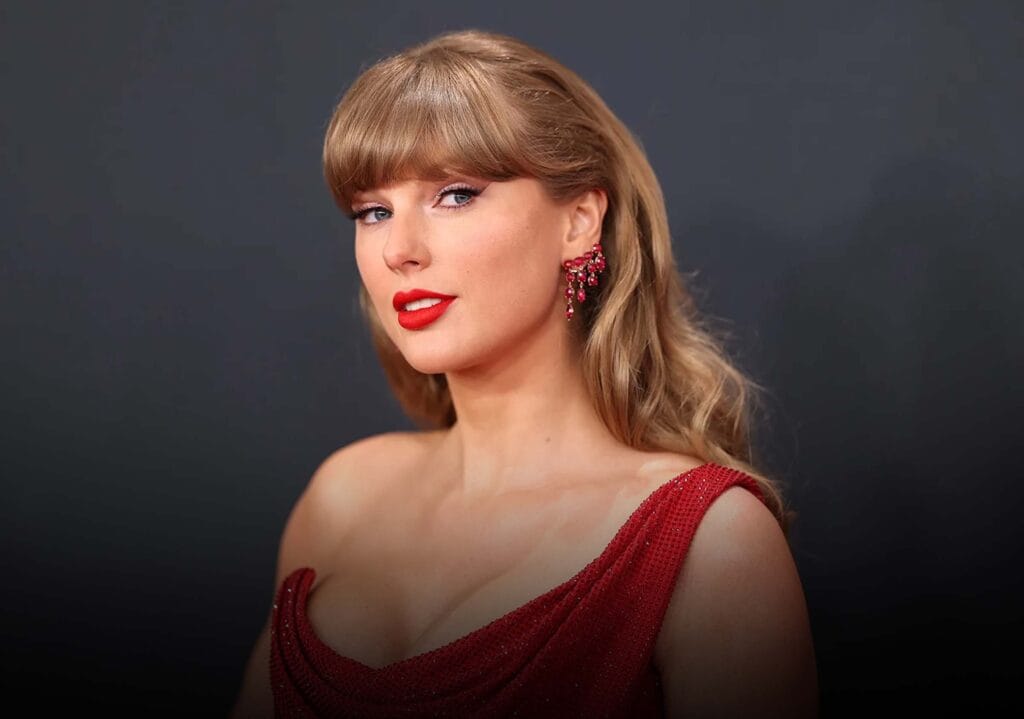 taylor टेलर ने पॉडकास्ट पर घोषित एक शोगर्ल एल्बम के जीवन को स्विफ्ट किया