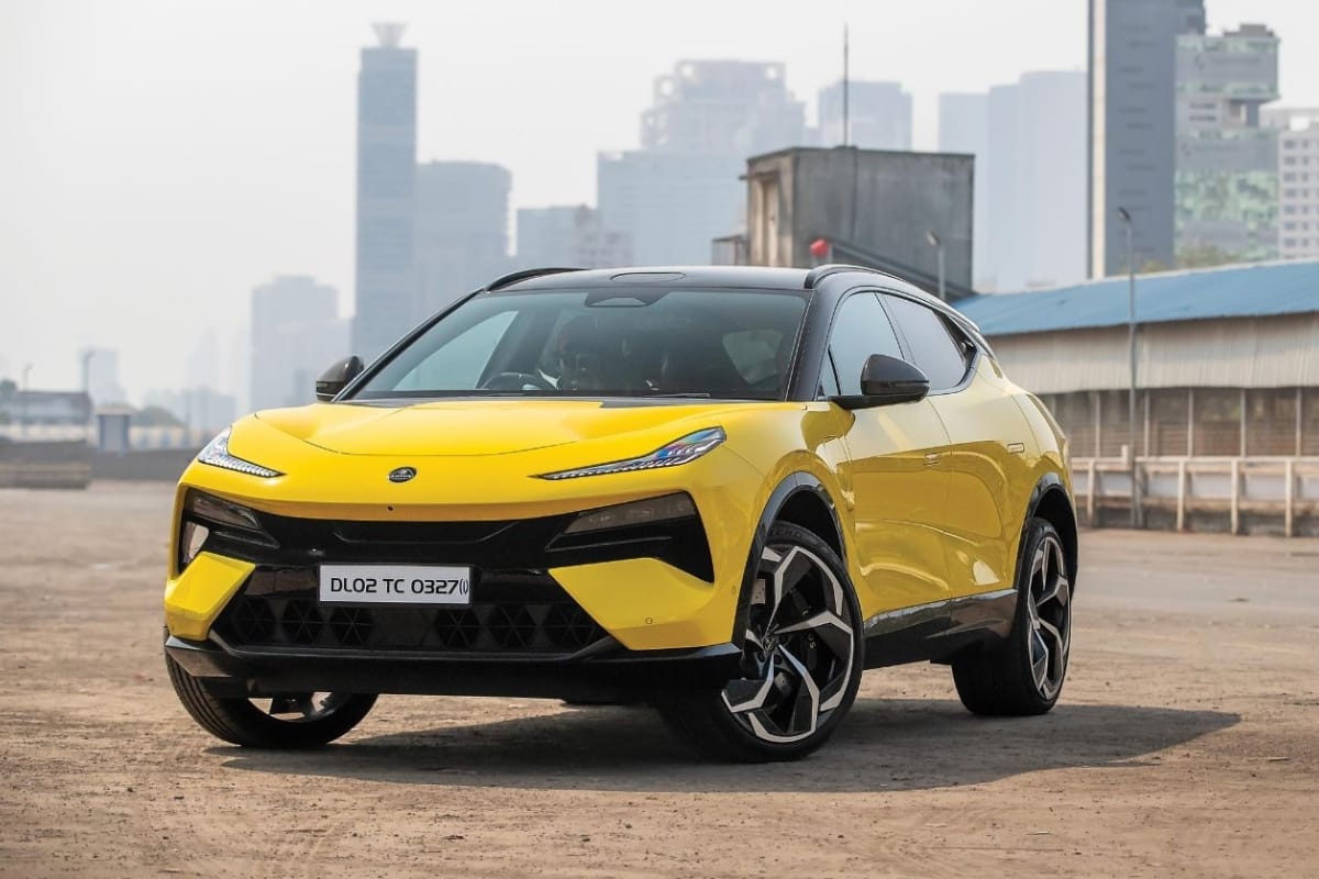 Nirbhay 2025 09 01T131024.978 लोटस Eletre 112kWh बैटरी, 600 किमी रेंज और लक्जरी सुविधाएँ, मूल्य 2.55 करोड़ से 2.99 करोड़
