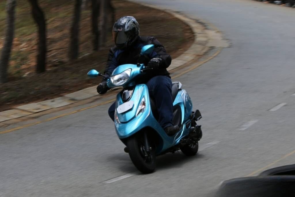 टीवीएस जेस्ट 110 लाइट, ट्रेंडी और 103 किग्रा वजन के साथ आसान सवारी, 77,742 की कीमत 22 Nirbhay 2025 09 02T121657.708 टीवीएस जेस्ट 110 लाइट, ट्रेंडी और 103 किग्रा वजन के साथ आसान सवारी, 77,742 की कीमत