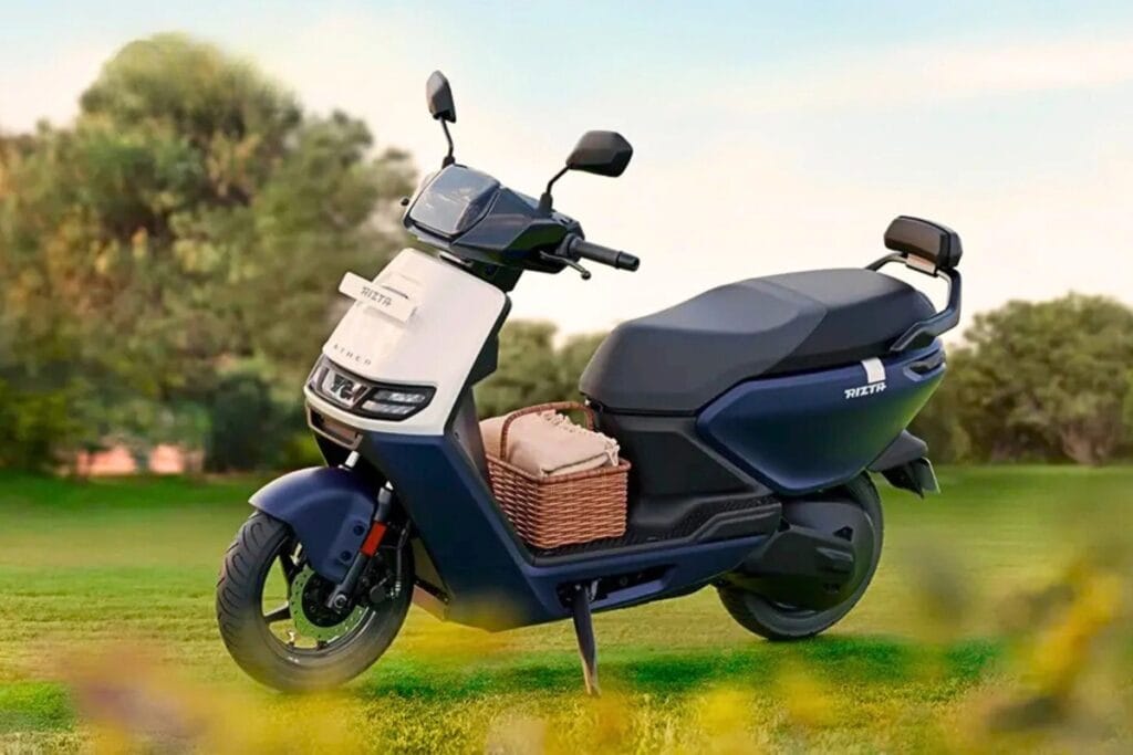 एथर रिज़्टा (2.9kWh) 7 इंच टीएफटी स्क्रीन, ब्लूटूथ कनेक्टिविटी और मूल्य 1,33,099 17 Nirbhay 2025 09 04T074011.790 एथर रिज़्टा (2.9kWh) 7 इंच टीएफटी स्क्रीन, ब्लूटूथ कनेक्टिविटी और मूल्य 1,33,099