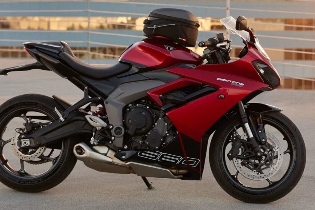 Nirbhay 2025 09 04T081422.311 ट्रायम्फ डेटोना 660 स्पोर्ट्स राइडर्स ड्रीम, स्ट्रॉन्ग फीचर्स और प्राइस 9.72 लाख