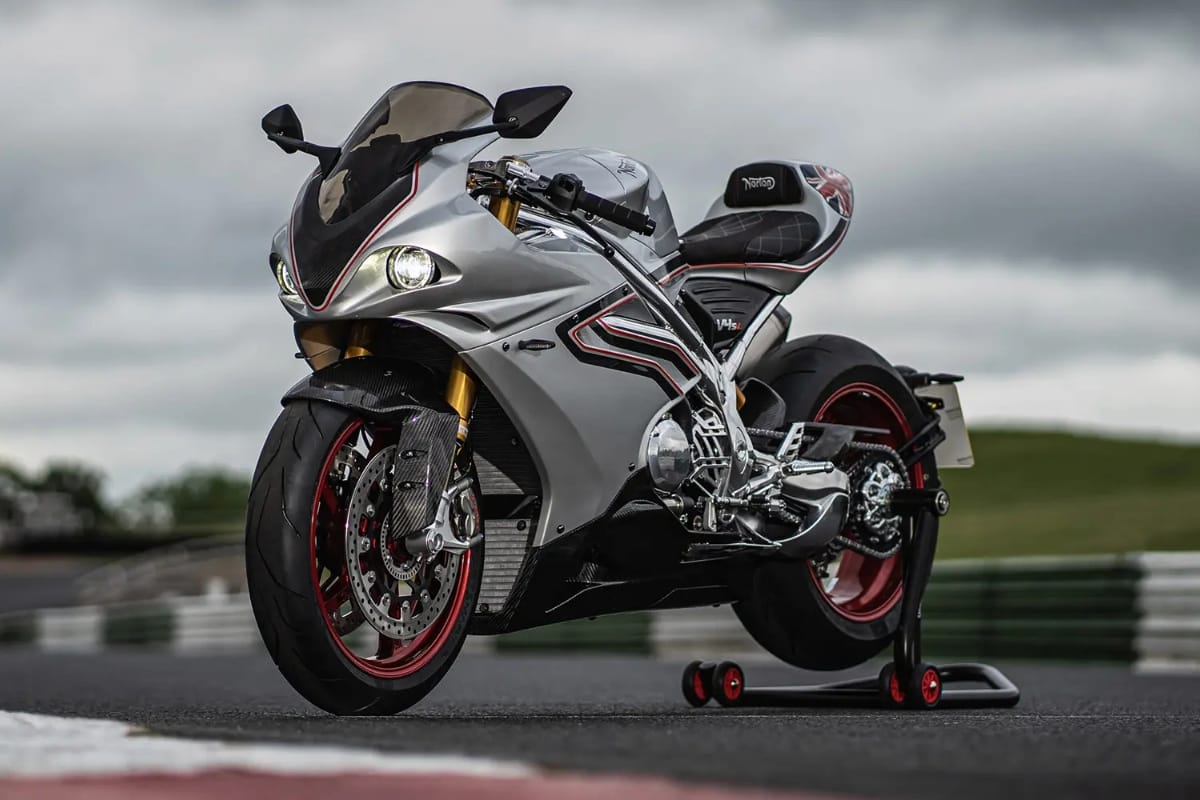 Nirbhay 2025 09 05T124850.869 नॉर्टन V4 2025 ट्विन स्पर फ्रेम, एआई स्तर प्रौद्योगिकी और मूल्य 25 से 30 लाख