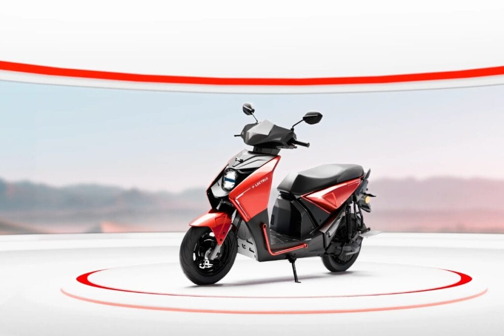 Nirbhay 2025 09 06T134958.978 Lectrix Nduro 117 किमी रेंज, 42L स्टोरेज और मूल्य 94,999 से शुरू होता है