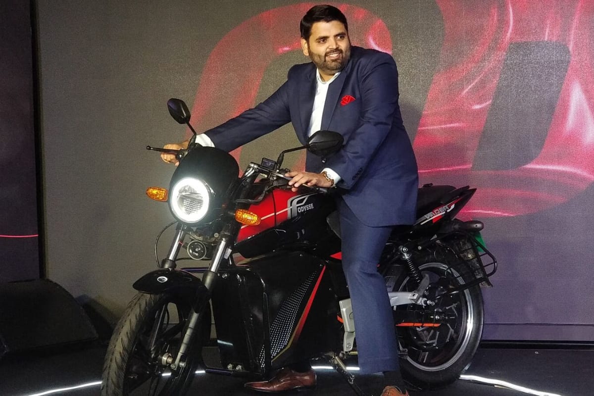 Nirbhay 2025 09 10T000811.557 Odysse Vader इलेक्ट्रिक बाइक 125 किमी रेंज, स्मार्ट फीचर्स और 1.61 लाख की कीमत पर लॉन्च किया गया