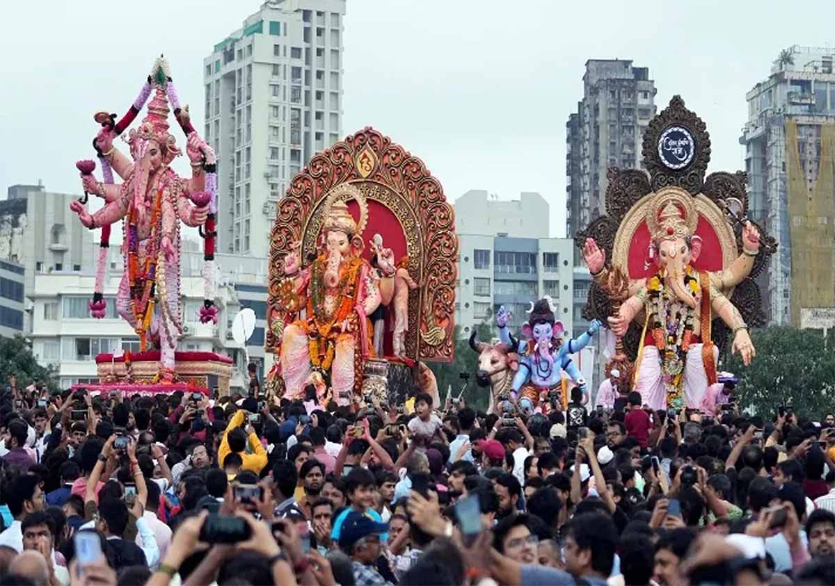 extras new Recovered 13 Lalbaugcha राजा विसर्जन देरी समझाया