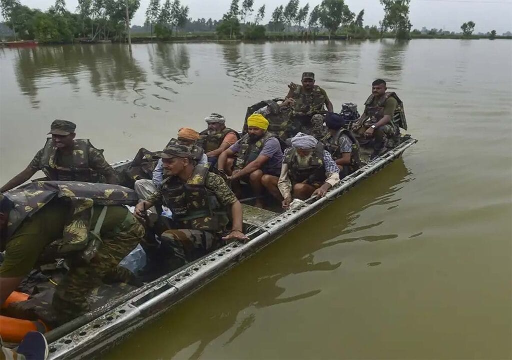 extras new Recovered 4 पंजाब बाढ़ राहत संचालन राजपत्रित अधिकारी हो जाते हैं