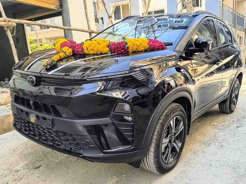tata nexon discounts offer Sub 4m SUV Sales Aug 2025