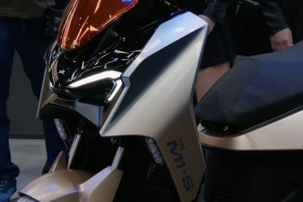 TVs M1 S maxi scooter TVS Tangent RR, eFX three o, M1-S, X, RTR HyprStunt Concepts