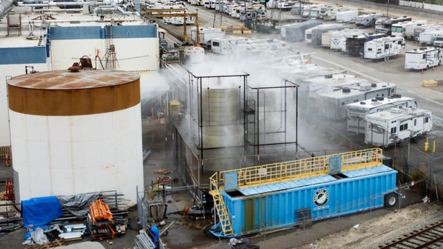 US Updates: California Chemical Threat Ends, White House Shooting 2 CBS News | Breaking news, top stories & today's latest headlines