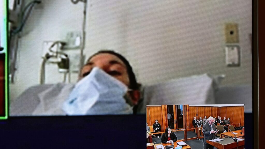 US-Iran Conflict Escalates, Gas Prices Jump, Vance Baby Born in Latest US News 3 Latest news in the US