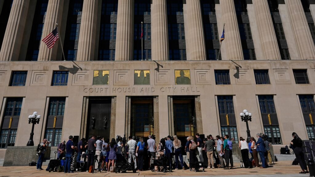 US News Updates: Isaias, Pike, Mall Plot, Cornell Protests 2 U.S. News | Latest National News, Videos & Photos - ABC News